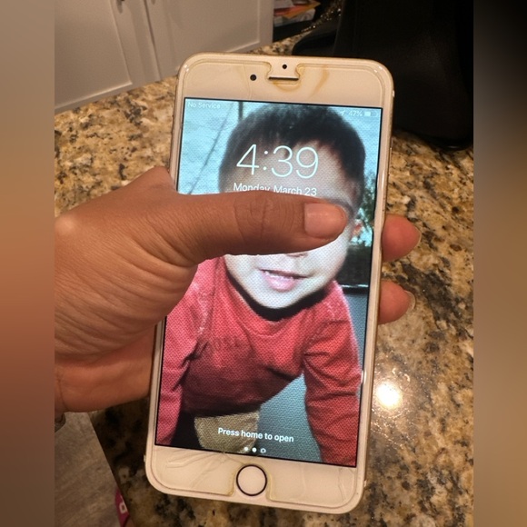 UNLOCKED Apple iPhone 6 Plus 16gb Gold cell - Picture 4 of 12
